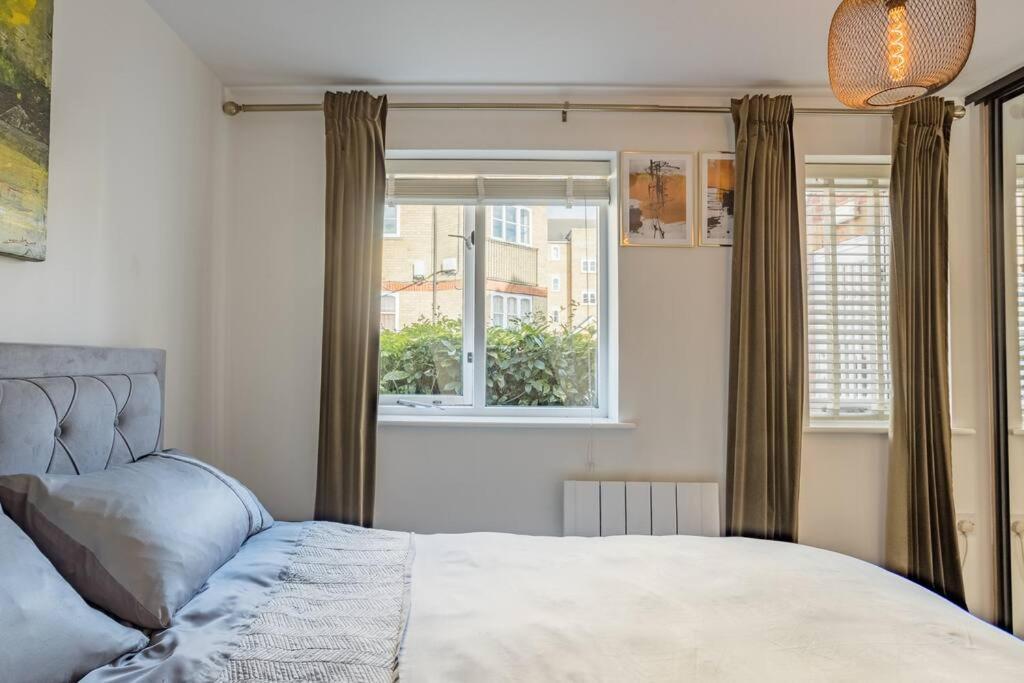 Bright &Spacious One Bedroom Flat Off Canary Wharf Londres Exterior foto
